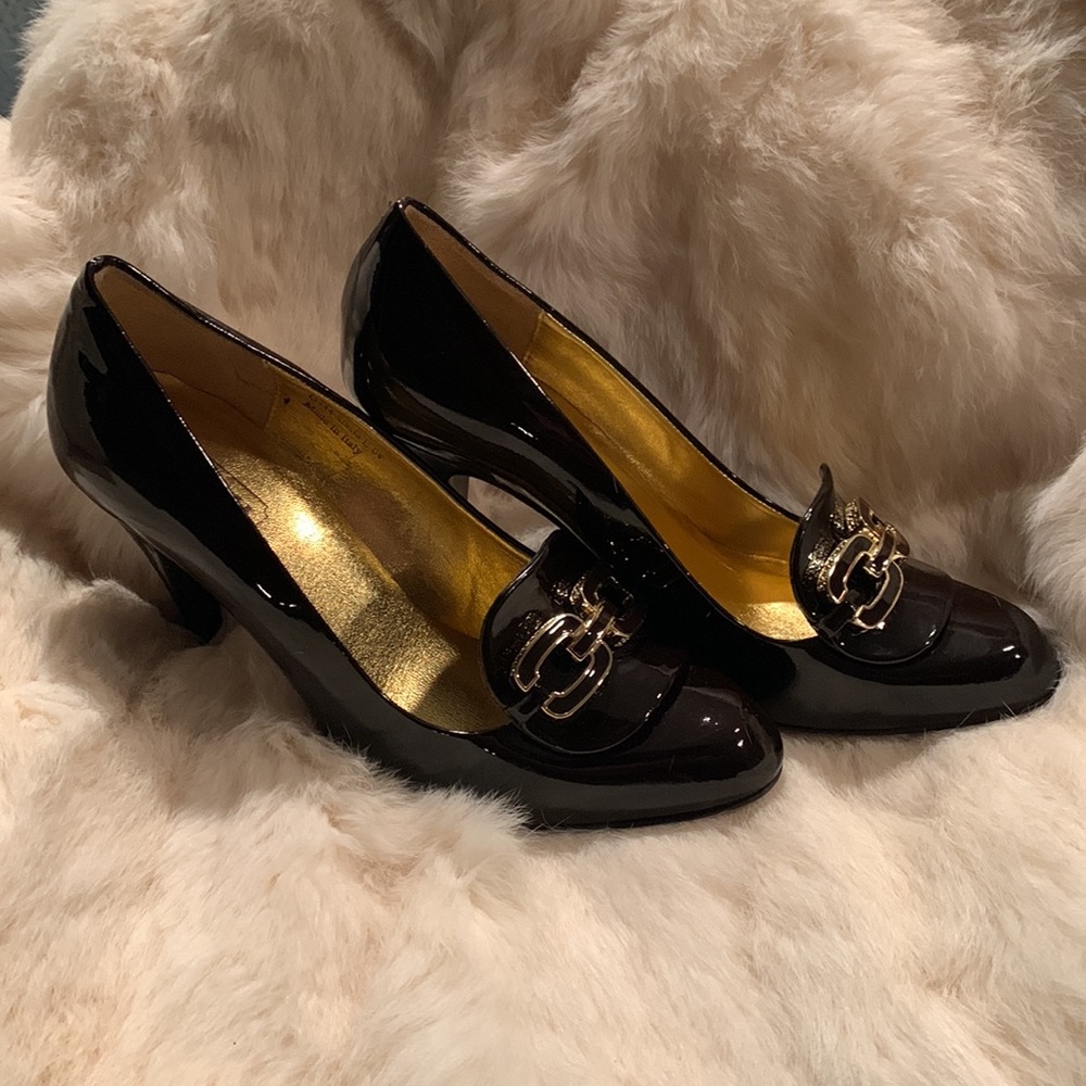 NWOT enamel coach heels - Picture 2 of 6